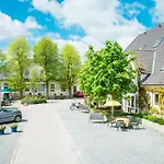 Hofhotel Kraehenberg 4*