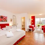 Hofhotel Kraehenberg 4*