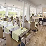Hofhotel Kraehenberg ホテル グレーミッツ