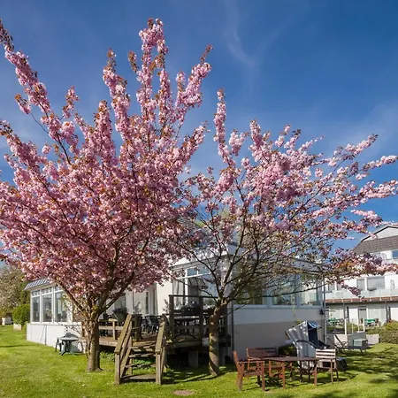 Hofhotel Kraehenberg Hotel