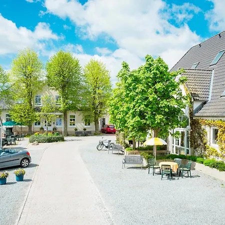 Hofhotel Kraehenberg 4*