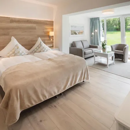 Hofhotel Kraehenberg 4*