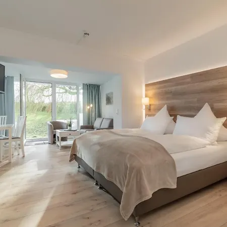 Hofhotel Kraehenberg 4*