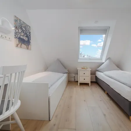 Hofhotel Kraehenberg 4*