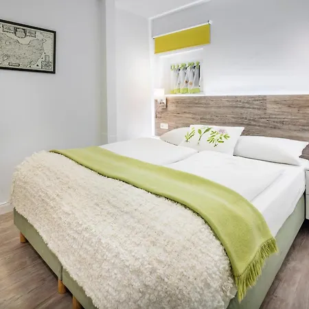 מלון Hofhotel Kraehenberg Grömitz