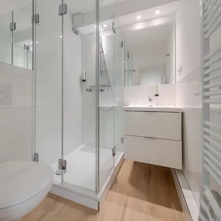 Hofhotel Kraehenberg 4*