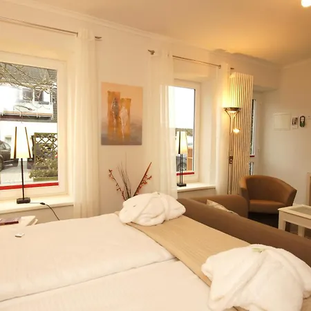 מלון Hofhotel Kraehenberg