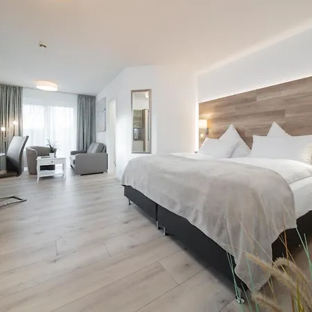 מלון Hofhotel Kraehenberg Grömitz