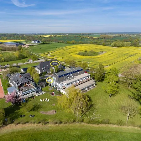 Hotel Hofhotel Kraehenberg 4*