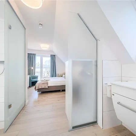 Hofhotel Kraehenberg 4*