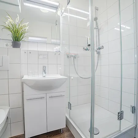 Hofhotel Kraehenberg 4*
