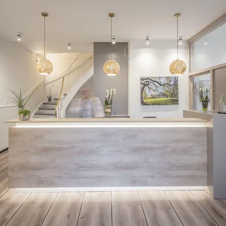 מלון Hofhotel Kraehenberg