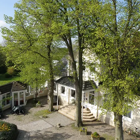 Hotel Hofhotel Krähenberg 4*