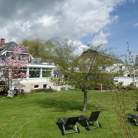 ホテル Hofhotel Kraehenberg グレーミッツ