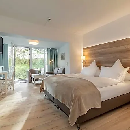 Hofhotel Kraehenberg 4*