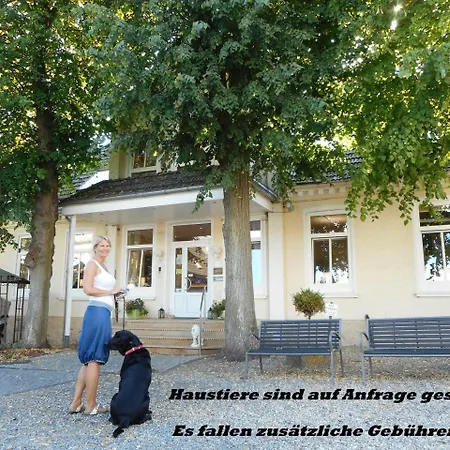 Hotel Hofhotel Kraehenberg 4*