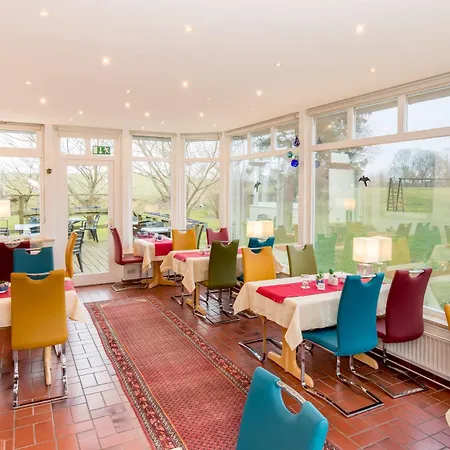 Hofhotel Kraehenberg 4*