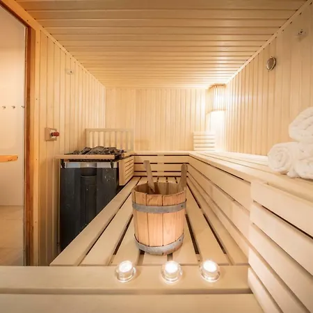 מלון Hofhotel Kraehenberg 4*