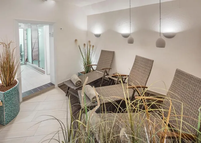 Hofhotel Kraehenberg 4*