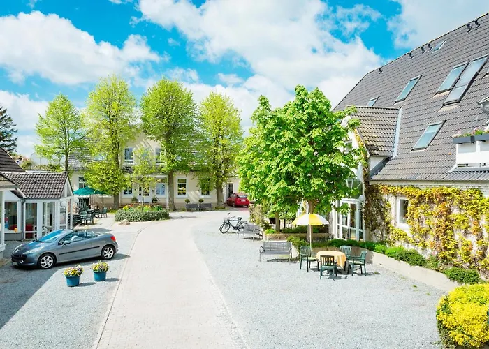 Hofhotel Kraehenberg 4*