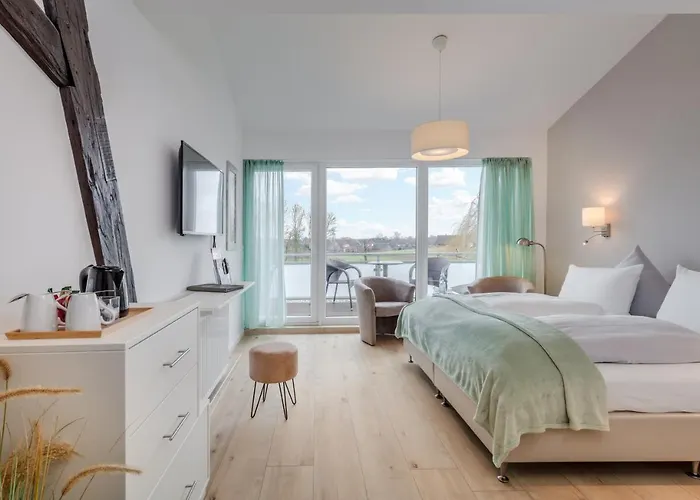 מלון Hofhotel Kraehenberg Grömitz