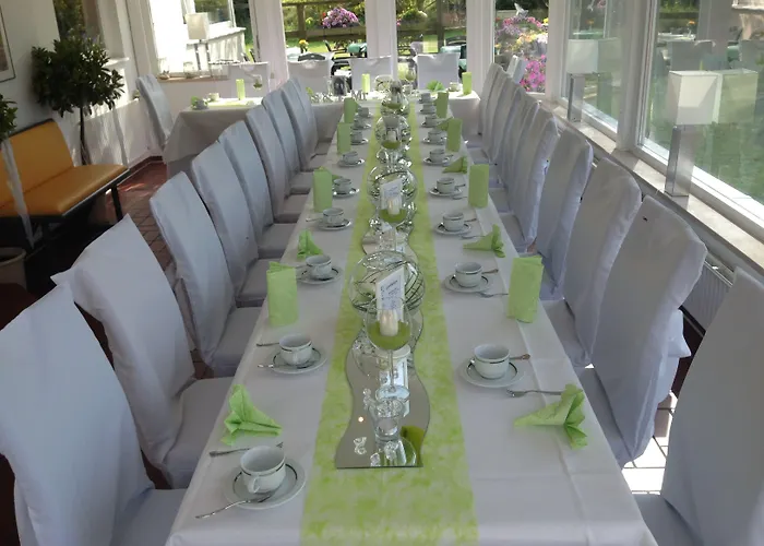 Hofhotel Kraehenberg מלון Grömitz