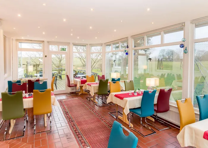 Hofhotel Kraehenberg 4*