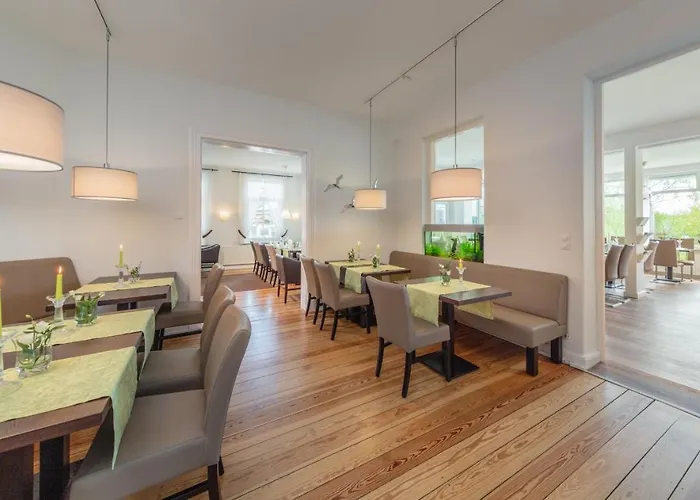 מלון Hofhotel Kraehenberg